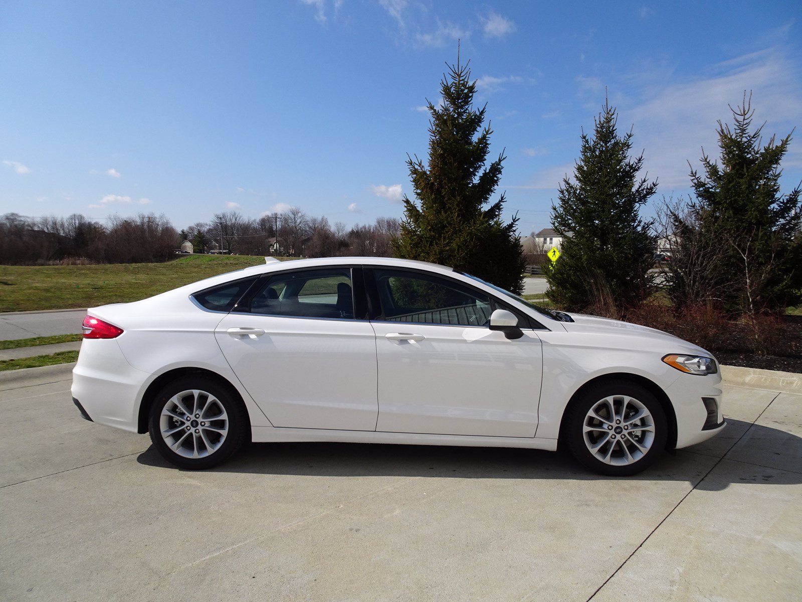 New 2020 Ford Fusion Hybrid SE Sedan in Greenwood #F0653 | Ray Skillman ...